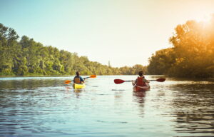 What Are the Differences Between Kayaks and Canoes